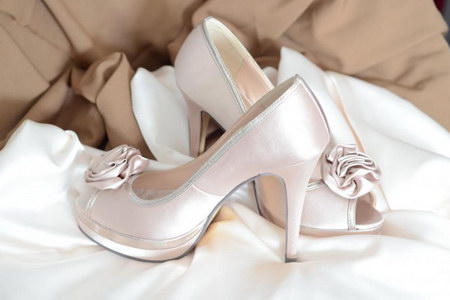 весільні туфлі